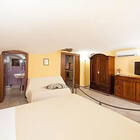 La Casa Di Plinio פומפיי