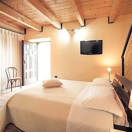 La Casa Di Plinio לינה וארוחת בוקר 3*