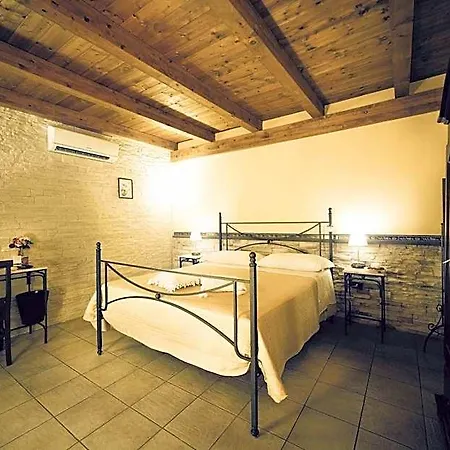 La Casa Di Plinio לינה וארוחת בוקר
