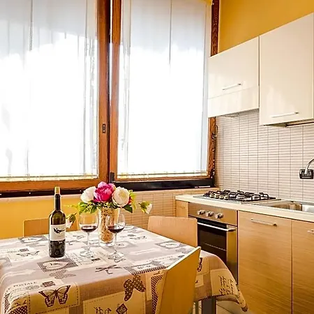לינה וארוחת בוקר La Casa Di Plinio 3*