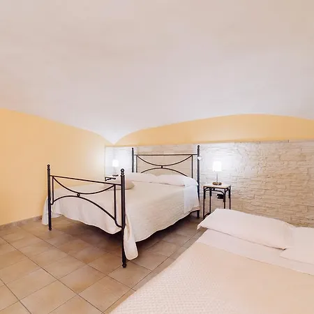 La Casa Di Plinio Bed and Breakfast 3*