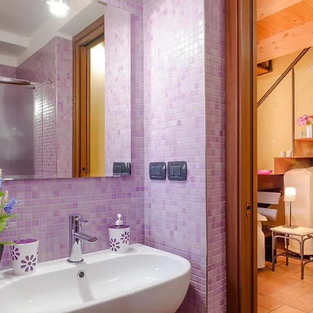 La Casa Di Plinio Bed and Breakfast 3*